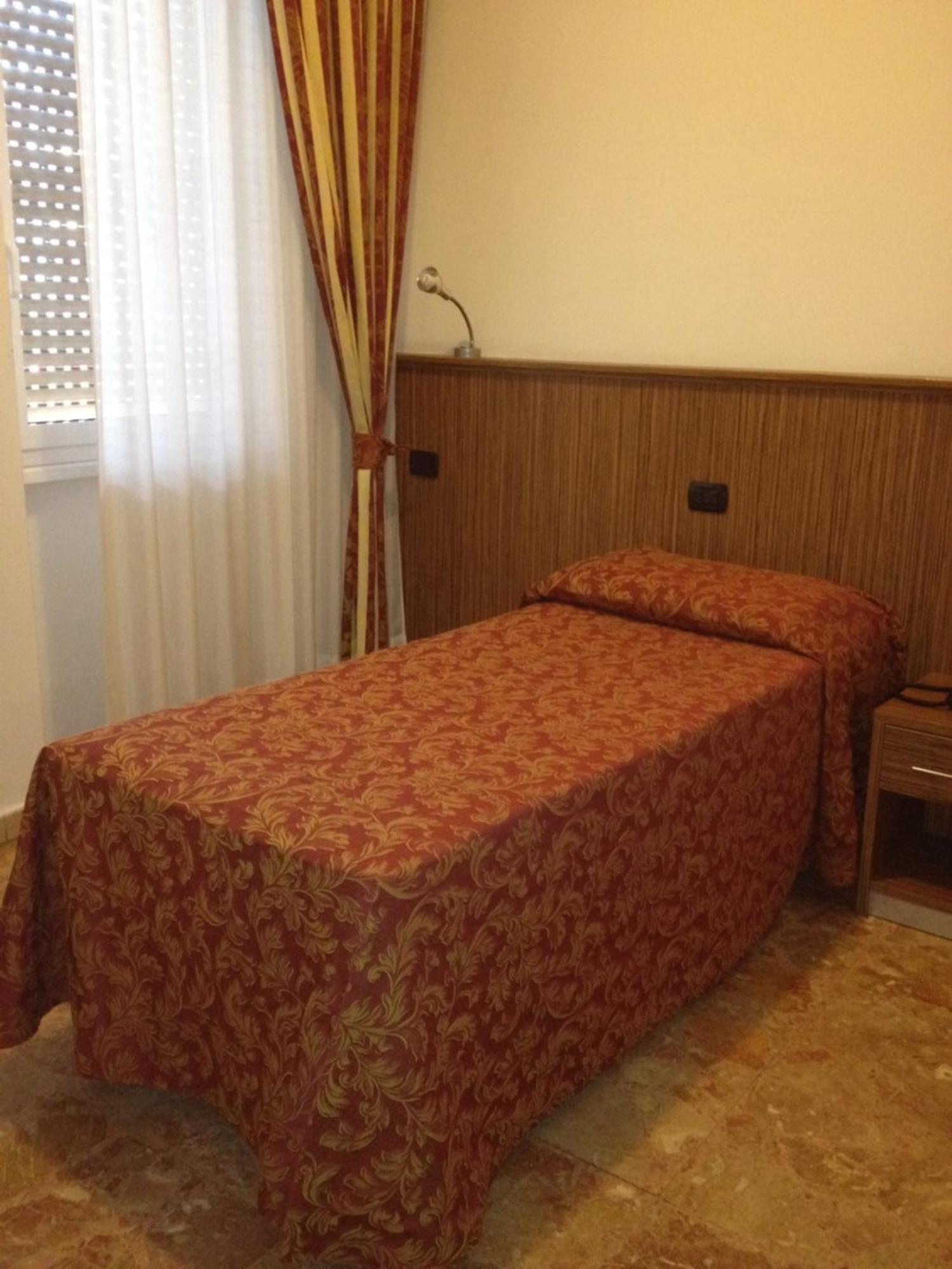Hotel York à Cinisello Balsamo Extérieur photo